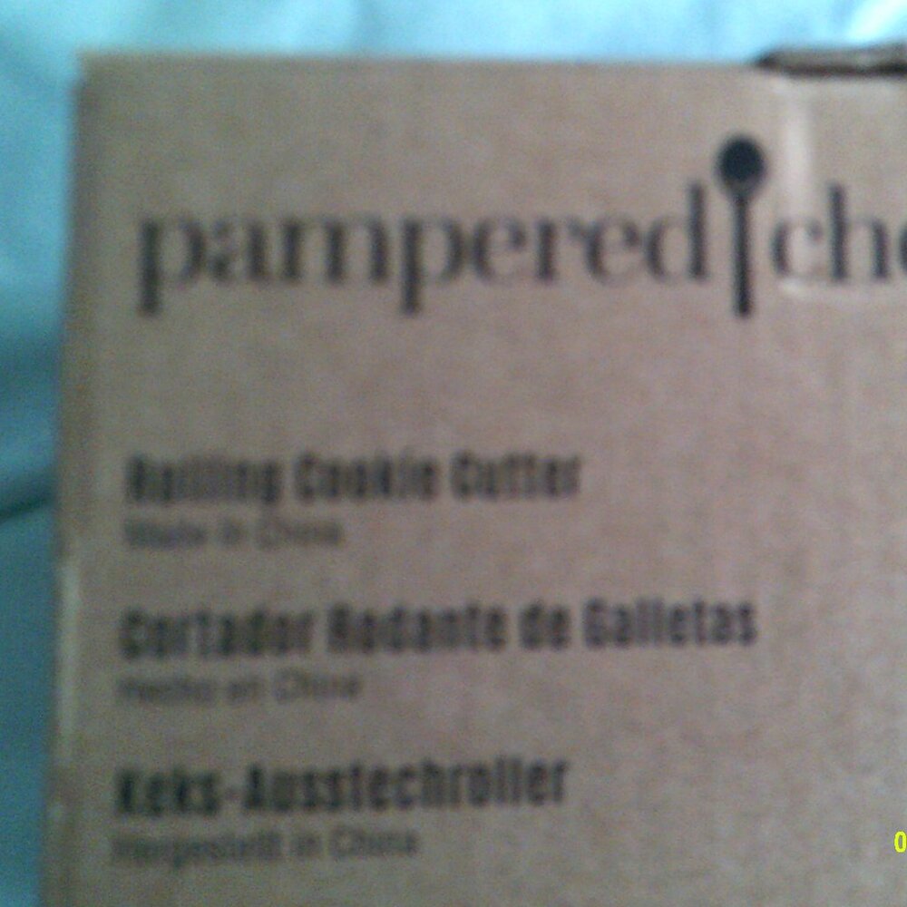 Pampered chef rolling cookie cutter
